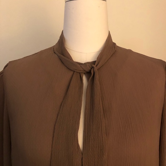 Beautiful mushroom colored toe neck blouse size S - Picture 2 of 6